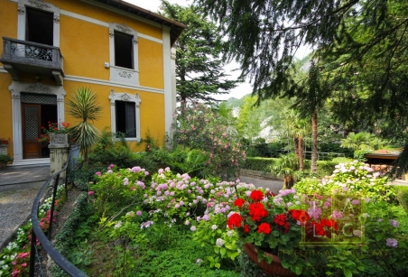 Villa Liberty in Varenna waterfront
